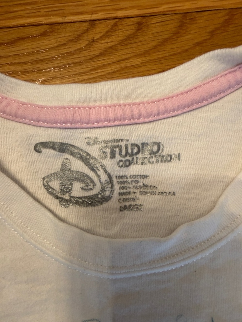 Disney White women’s Tee with Pink & Purple Cinderella Graphic large - Picture 3 of 4